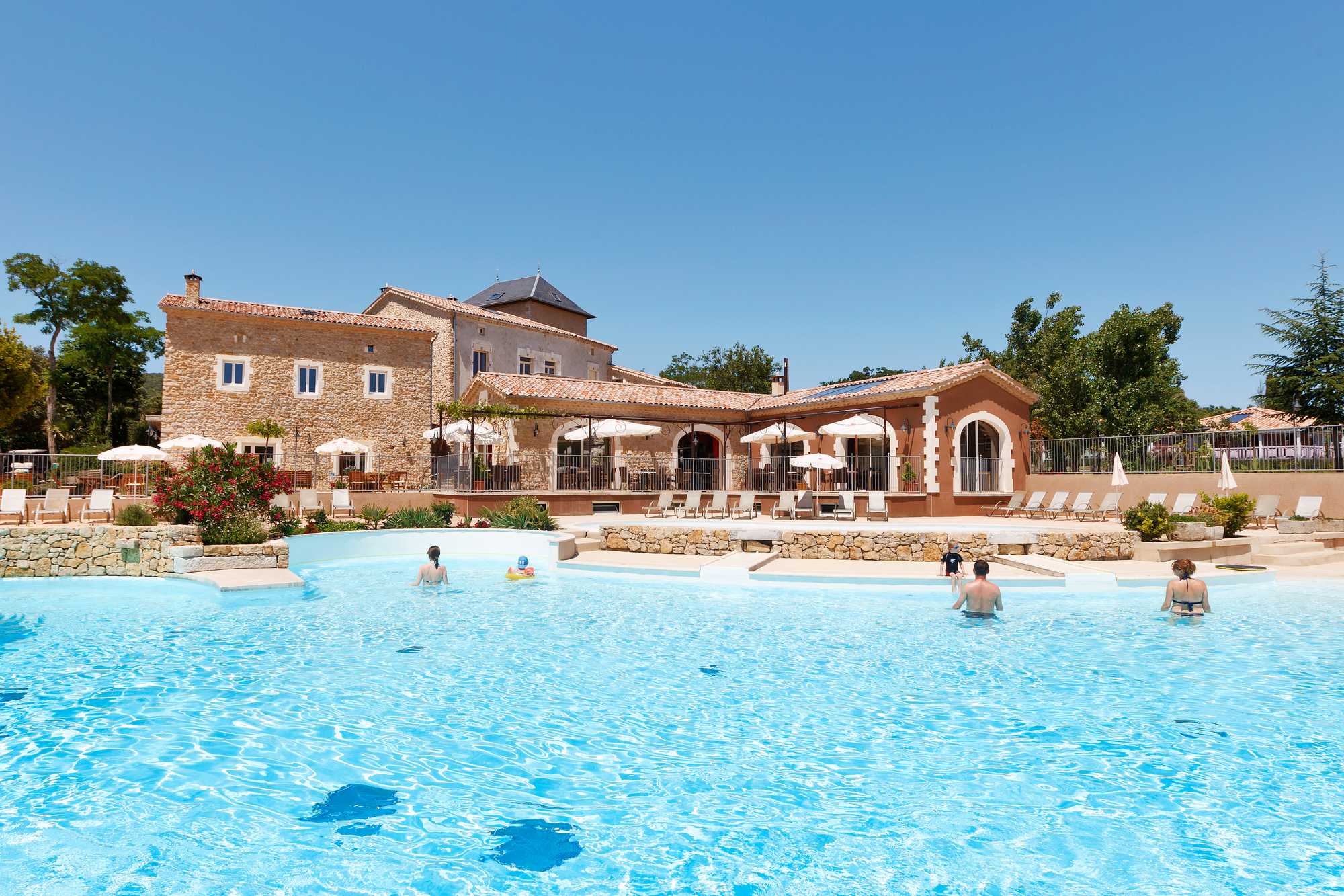 camping Ardèche 5 étoiles avec piscine chauffée