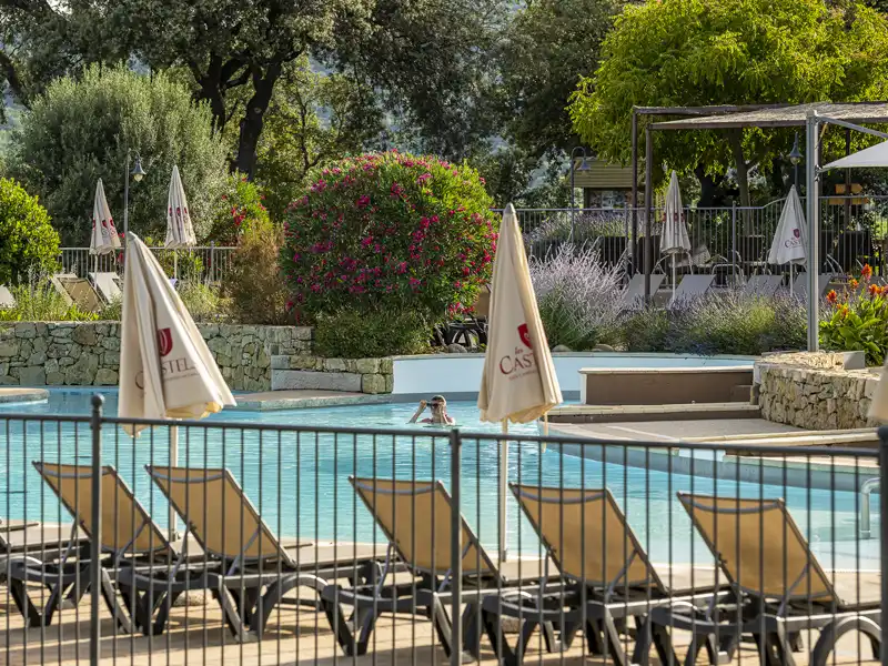 Camping 5 étoiles avec piscine chauffée en Ardèche